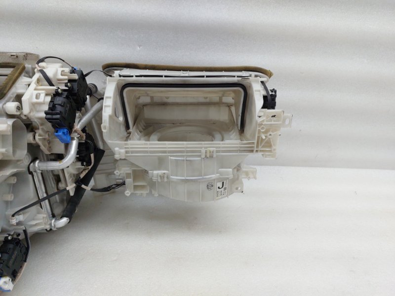 Корпус отопителя Toyota Land Cruiser J200 1VDFTV 2014 (б/у)