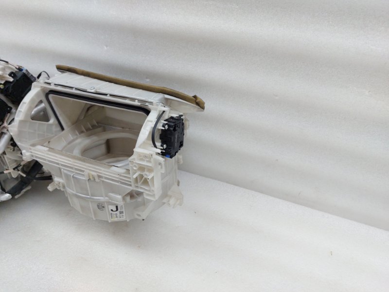 Корпус отопителя Toyota Land Cruiser J200 1VDFTV 2014 (б/у)