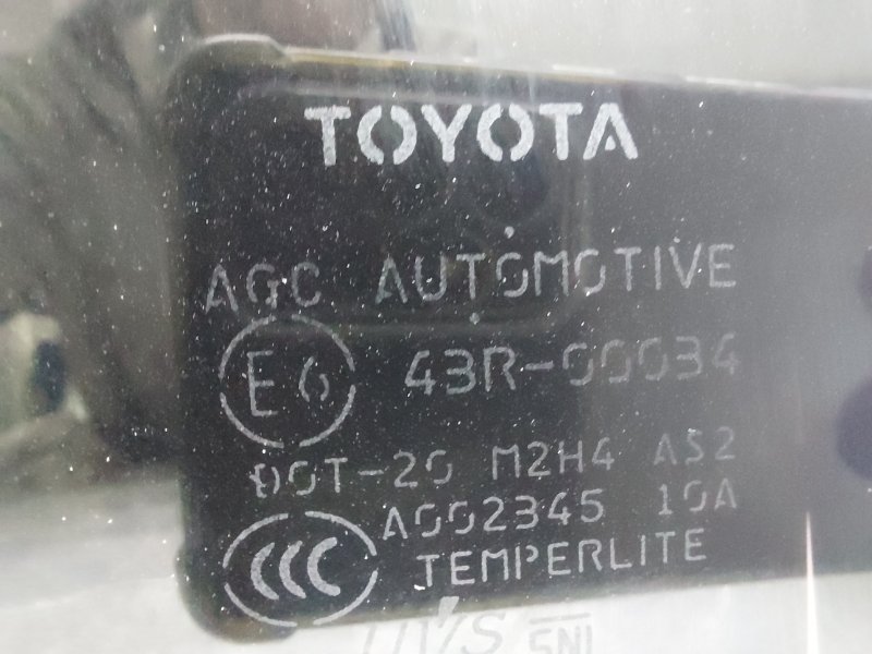 Форточка двери Toyota Land Cruiser J200 1VDFTV 2014 задн. лев. (б/у)