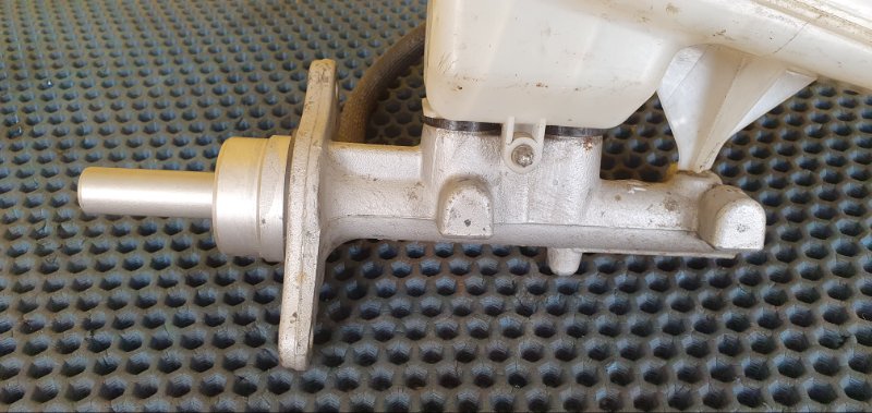 Главный тормозной цилиндр Renault Megane III (б/у)