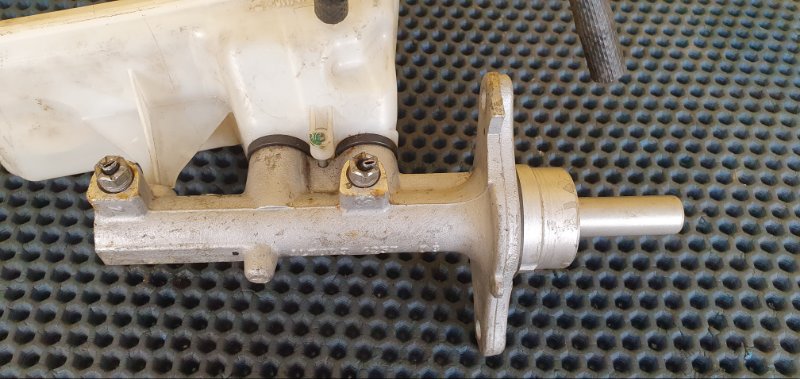 Главный тормозной цилиндр Renault Megane III (б/у)