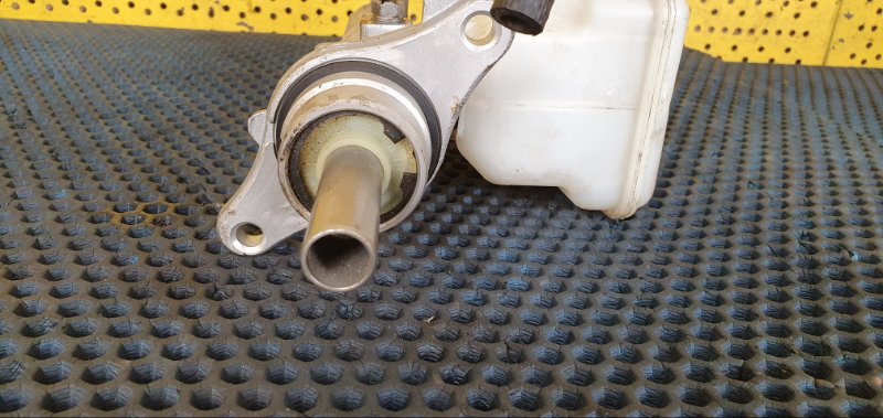 Главный тормозной цилиндр Renault Megane III (б/у)