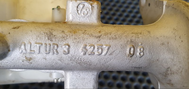 Главный тормозной цилиндр Renault Megane III (б/у)