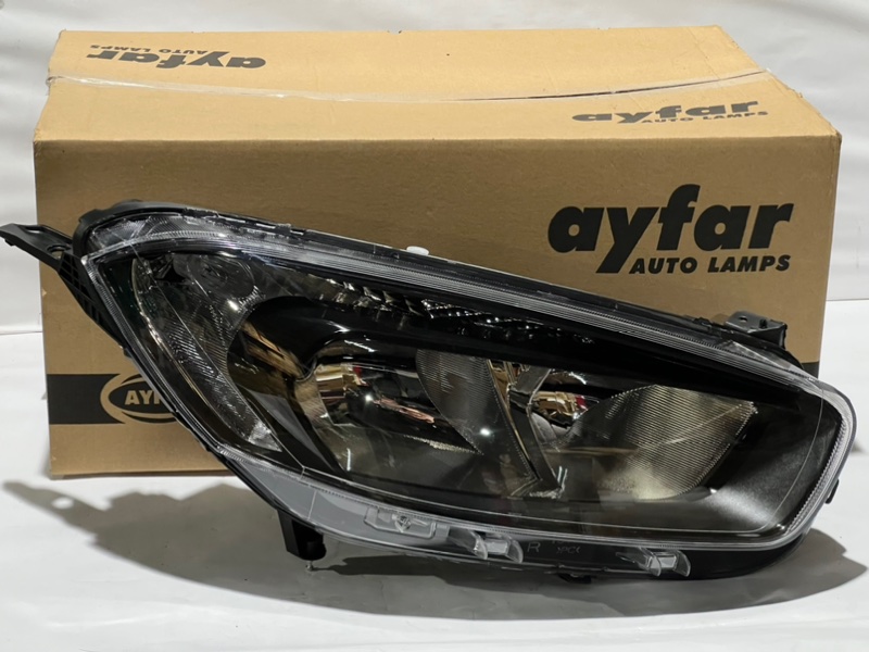 Фара правая Ford Transit Courier B460 2014