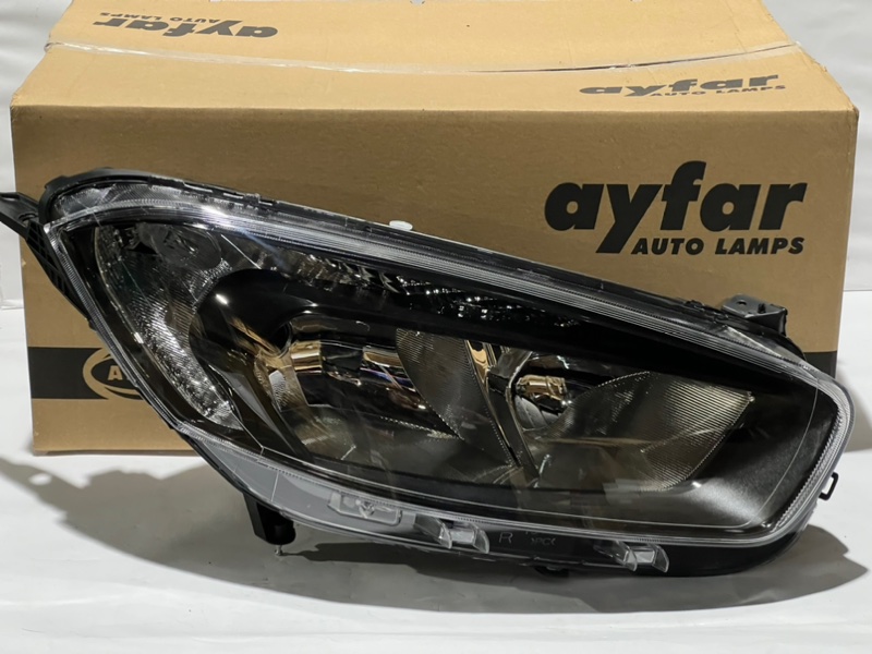 Фара правая Ford Transit Courier B460 2014