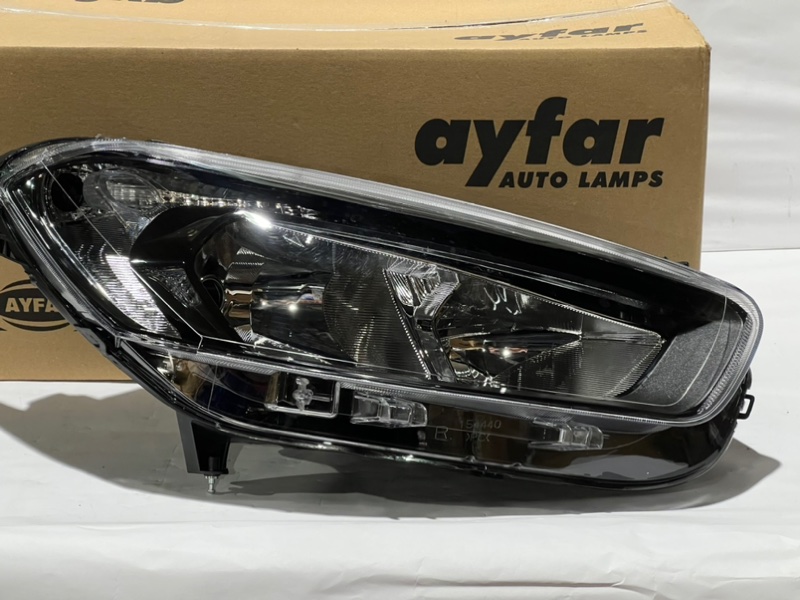 Фара правая Ford Transit Courier B460 2014