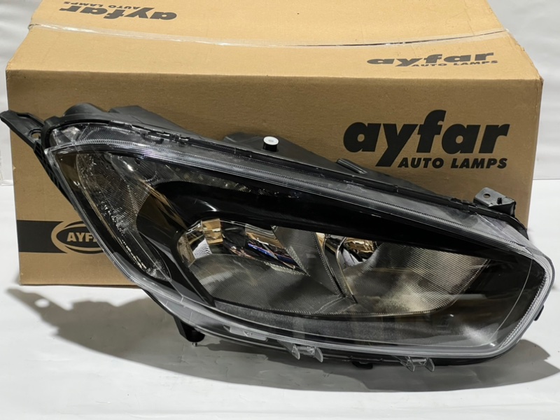 Фара правая Ford Transit Courier B460 2014