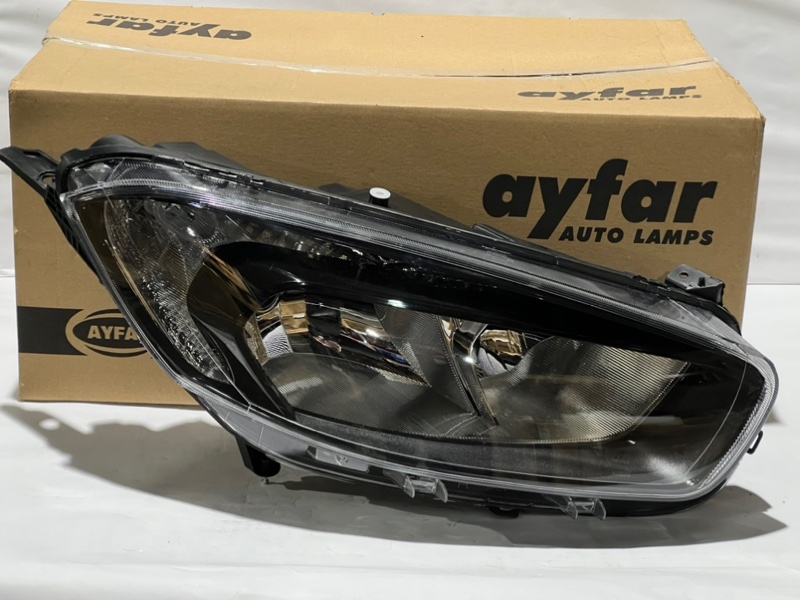 Фара правая Ford Transit Courier B460 2014