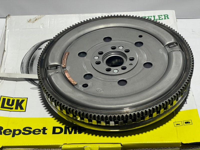 Комплект сцепления маховик Renault Nissan Dacia 1.5 DCI K9K Комплект сцепления маховик Renault Nissan Dacia 1.5 DCI K9K