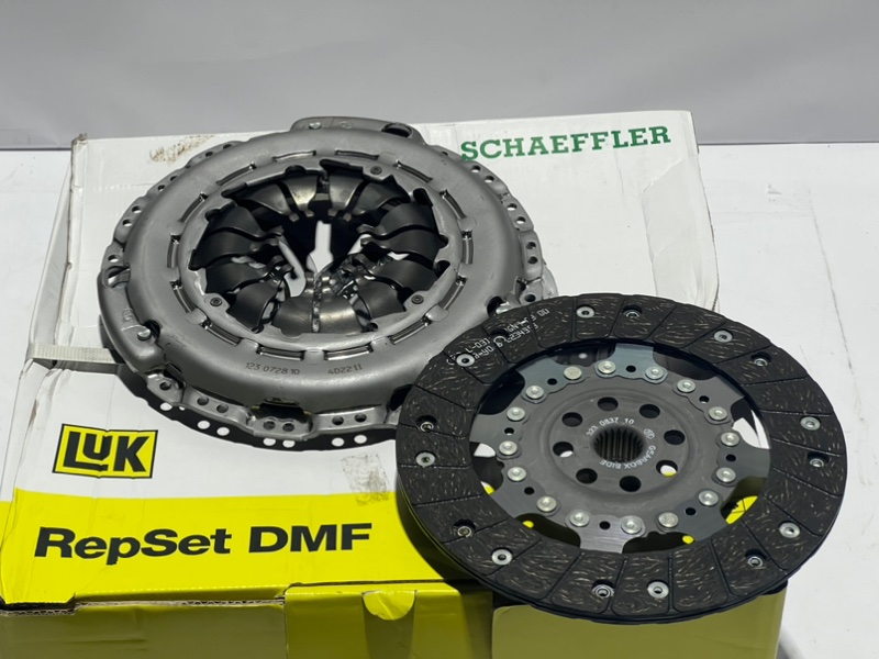 Комплект сцепления маховик Renault Nissan Dacia 1.5 DCI K9K Комплект сцепления маховик Renault Nissan Dacia 1.5 DCI K9K