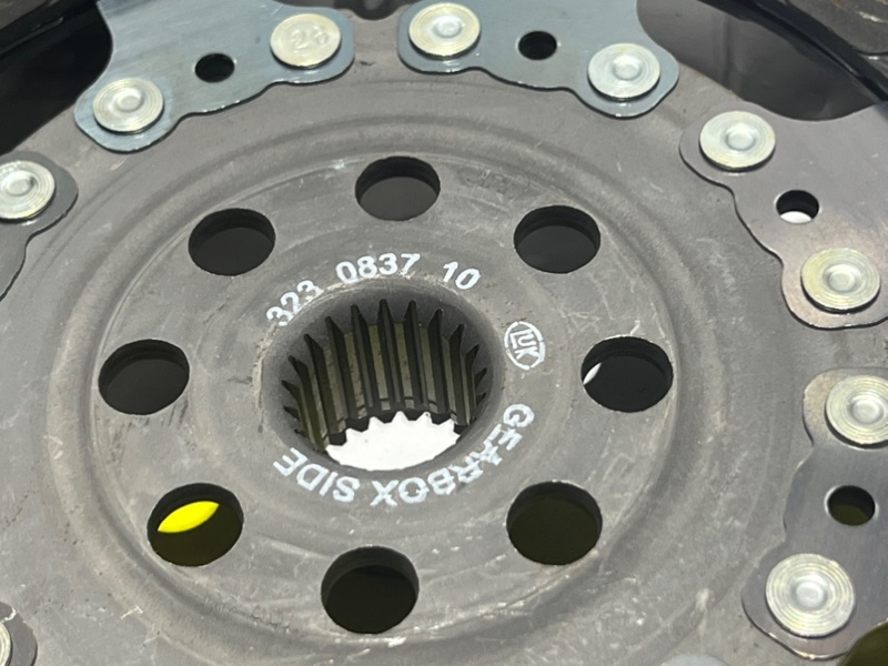 Комплект сцепления маховик Renault Nissan Dacia 1.5 DCI K9K Комплект сцепления маховик Renault Nissan Dacia 1.5 DCI K9K