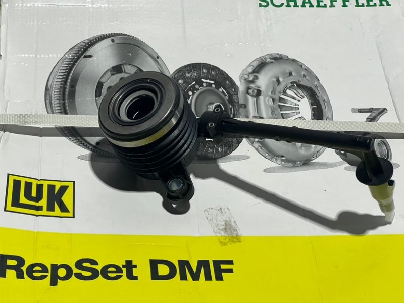 Комплект сцепления маховик Renault Nissan Dacia 1.5 DCI K9K Комплект сцепления маховик Renault Nissan Dacia 1.5 DCI K9K