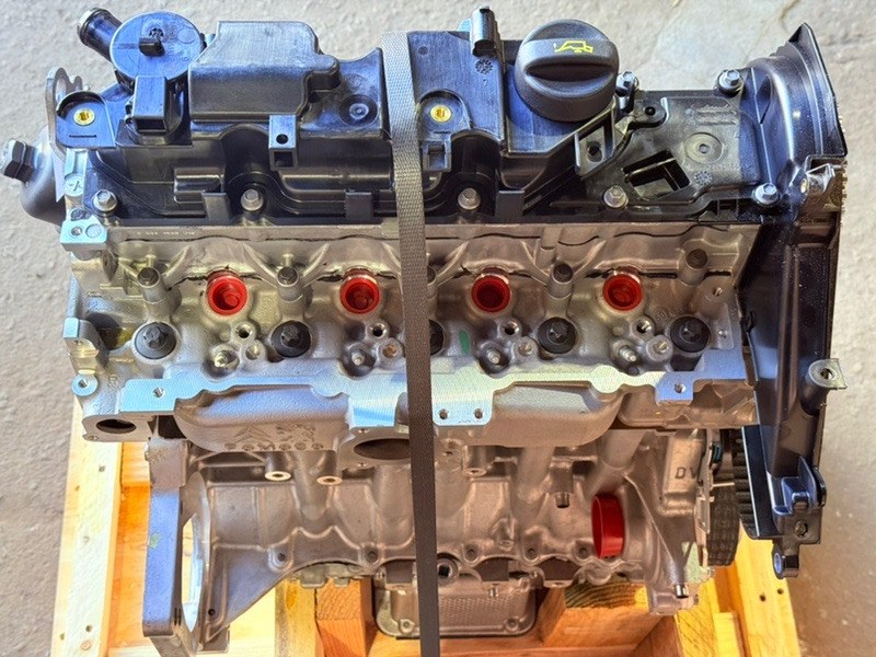 Двигатель новый Peugeot Citroen 1.6 HDI 8V 9H06 DV6DU Двигатель новый Peugeot Citroen 1.6 HDI 8V 9H06 DV6DU