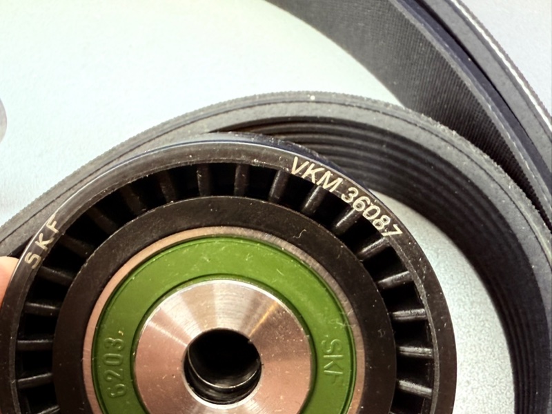 Ремень приводной с роликами Renault Master 3 2.3 DCI M9T 2010 Ремень приводной с роликами Renault Master 3 2.3 DCI M9T 2010