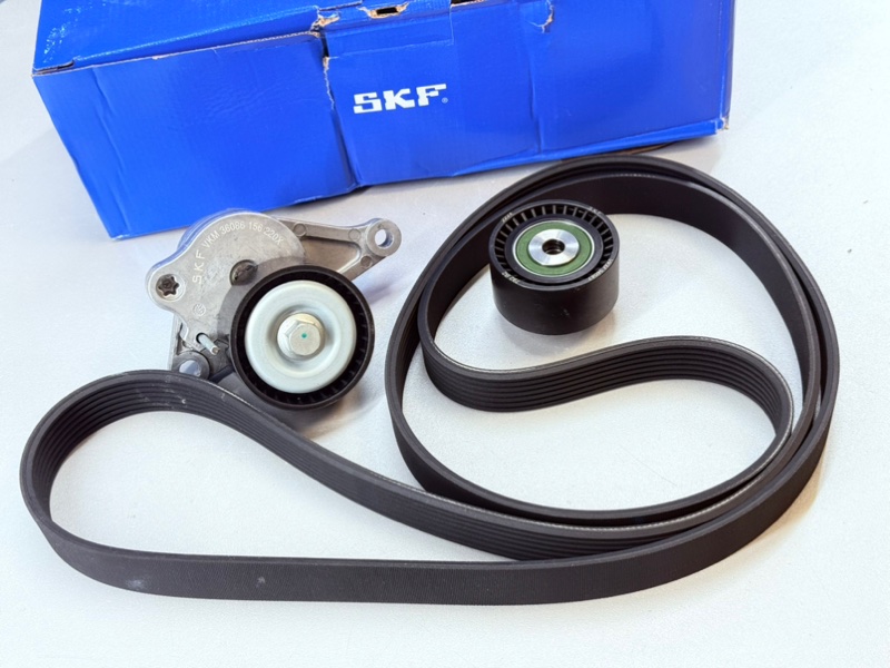 Ремень приводной с роликами Renault Master 3 2.3 DCI M9T 2010 Ремень приводной с роликами Renault Master 3 2.3 DCI M9T 2010