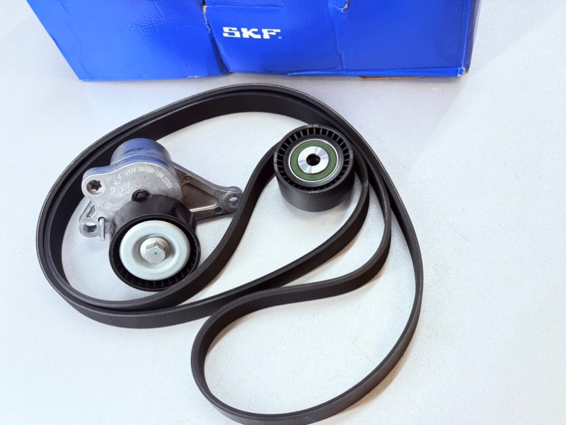 Ремень приводной с роликами Renault Master 3 2.3 DCI M9T 2010 Ремень приводной с роликами Renault Master 3 2.3 DCI M9T 2010