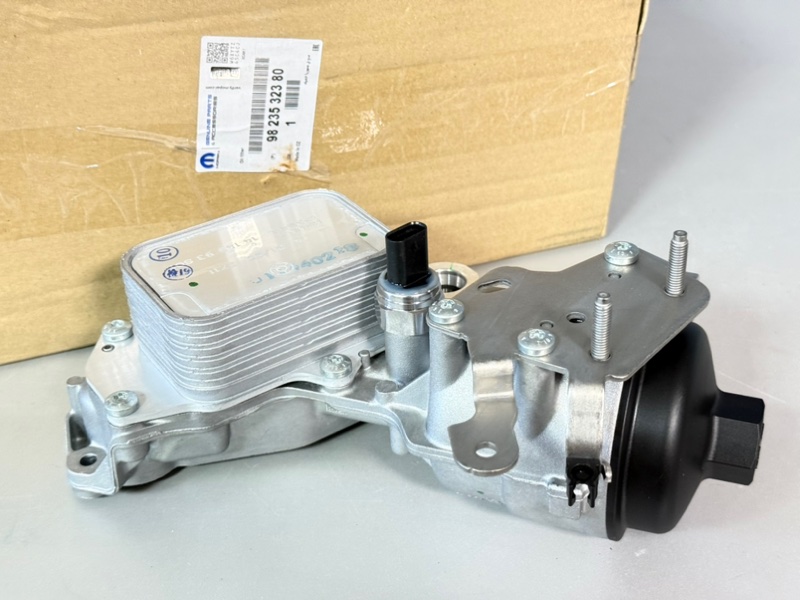 Корпус масляного фильтра Peugeot Expert Berlingo Grandland X Vivaro C Rifter Proace 1.5 BLUEHDI DV5 - 1.5 HDI