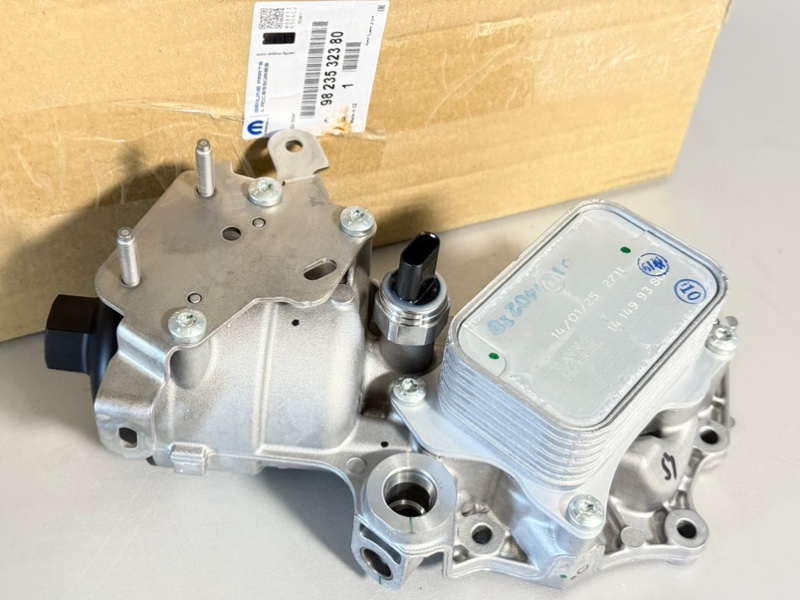 Корпус масляного фильтра Peugeot Expert Berlingo Grandland X Vivaro C Rifter Proace 1.5 BLUEHDI DV5 - 1.5 HDI