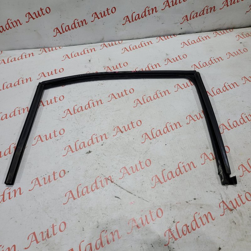 Уплотнитель стекла Ford Mondeo 3 задн. лев. (б/у)