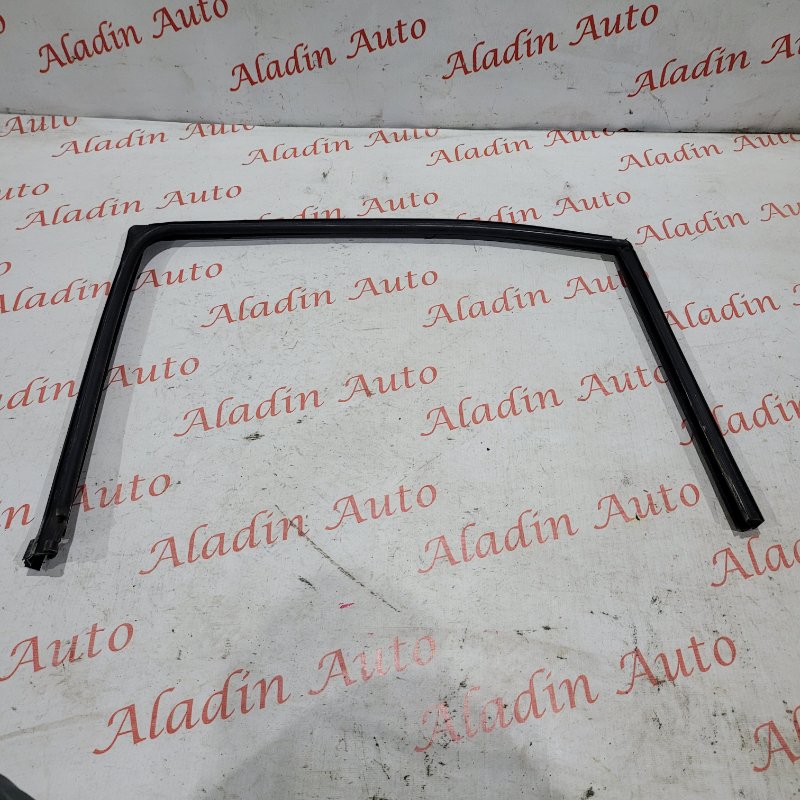 Уплотнитель стекла Ford Mondeo 3 задн. лев. (б/у)