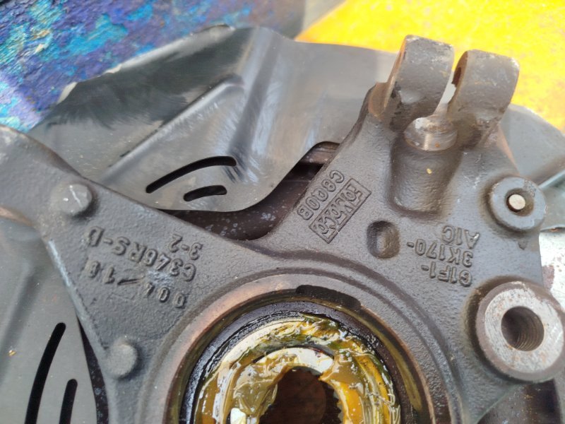 Ступица FORD FOCUS RS DYB YVDA перед. прав. (б/у)