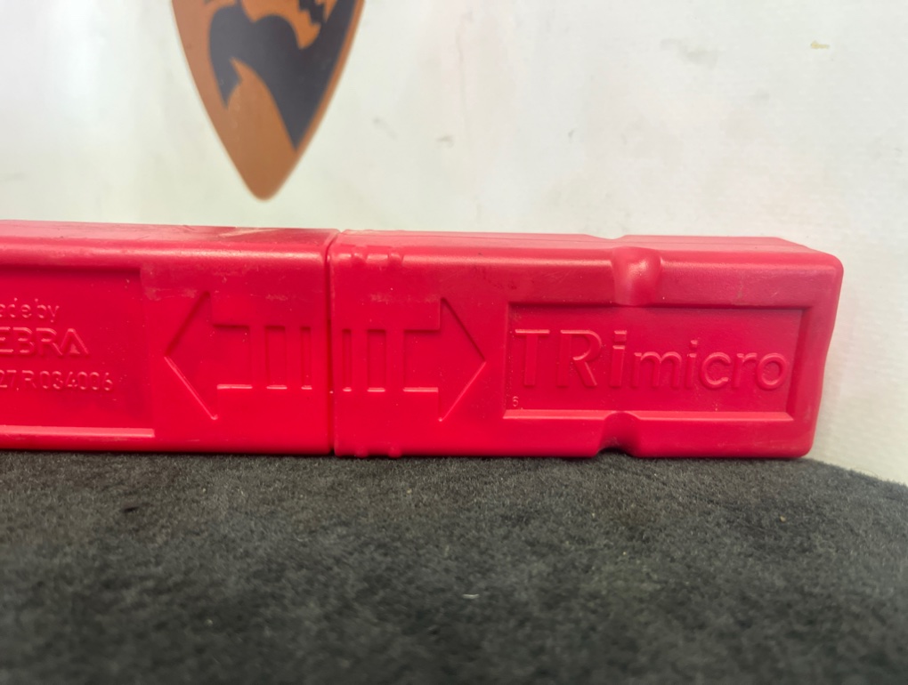 Знак аварийной остановки Audi Q7 4L CJT 3.0 TFSI 2010 (б/у) Знак аварийной остановки Audi Q7 4L CJT 3.0 TFSI 2010 (б/у)