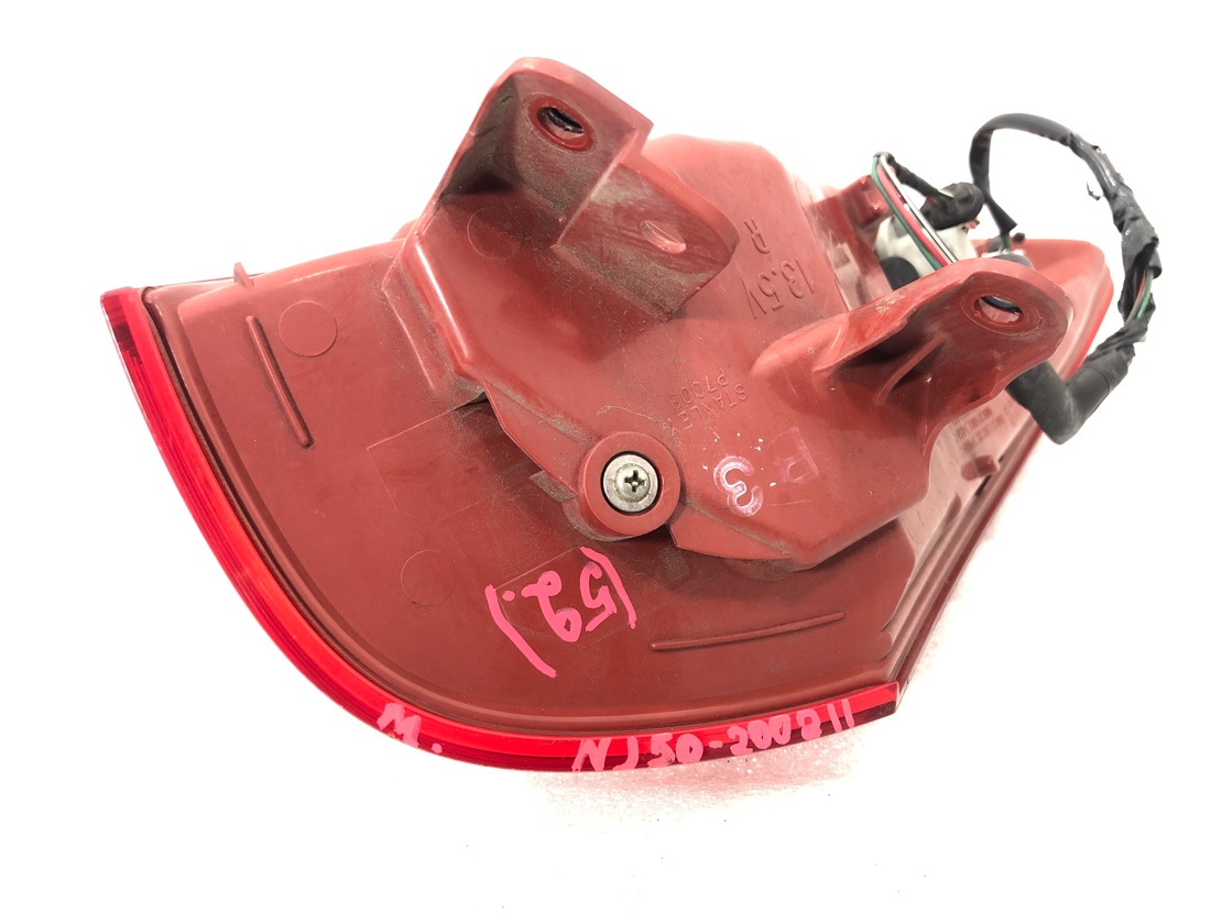 Стоп-сигнал Nissan Skyline Crossover NJ50 VQ37VHR 2010 прав. (б/у) Стоп-сигнал Nissan Skyline Crossover NJ50 VQ37VHR 2010 прав. (б/у)