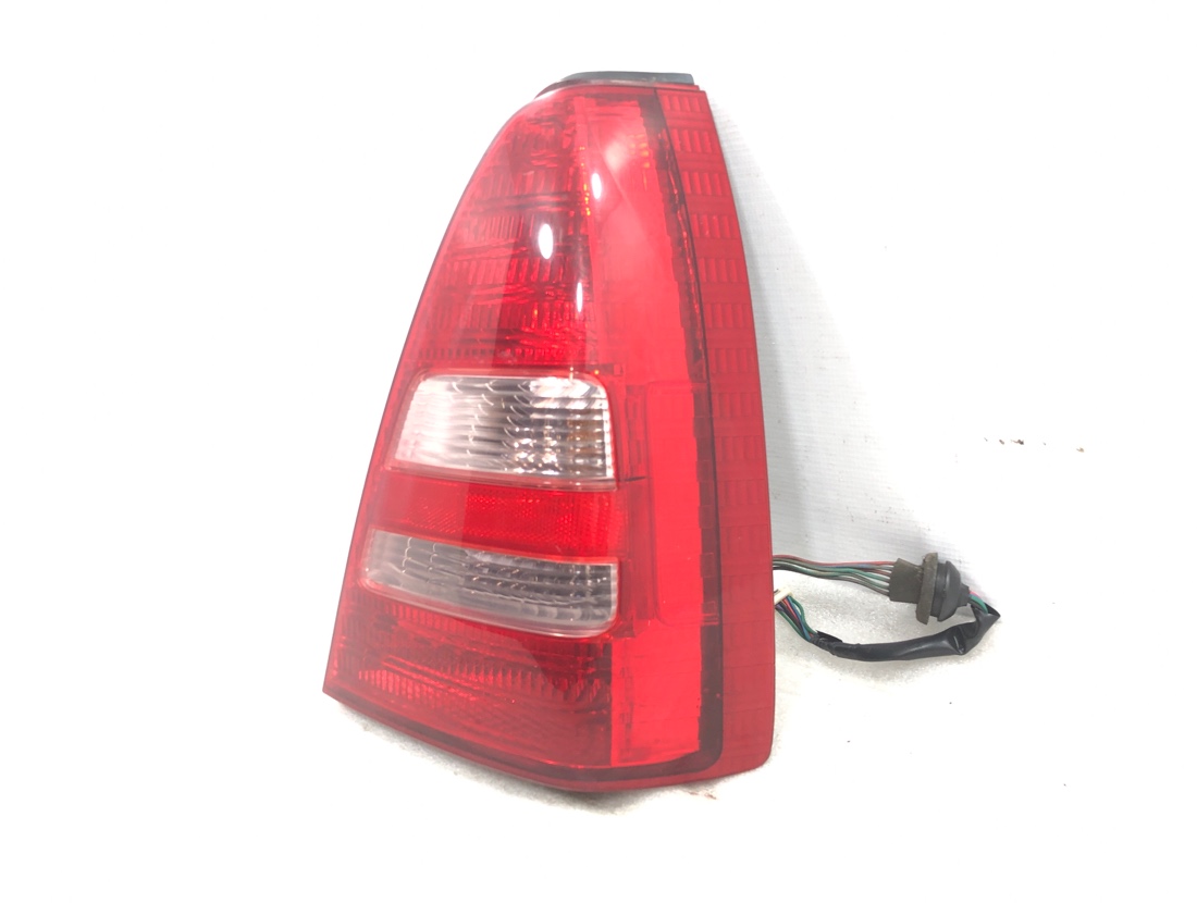 Стоп-сигнал Subaru Forester SG5 EJ20 2003 прав. (б/у)