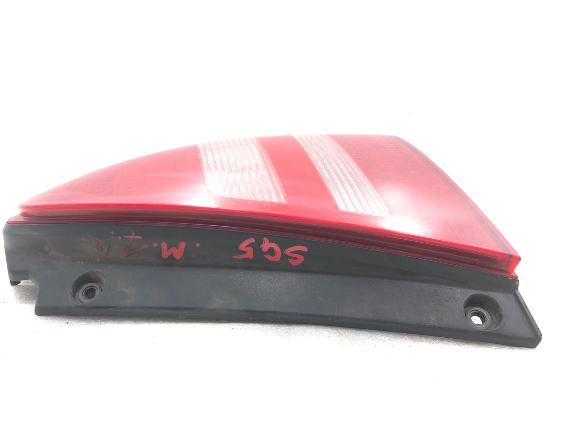 Стоп-сигнал Subaru Forester SG5 EJ20 2003 прав. (б/у)