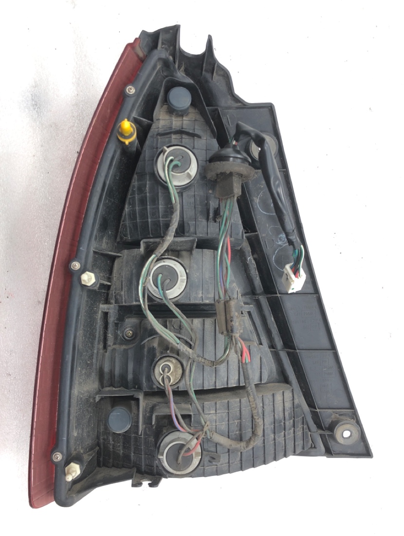 Стоп-сигнал Subaru Forester SG5 EJ20 2003 прав. (б/у)