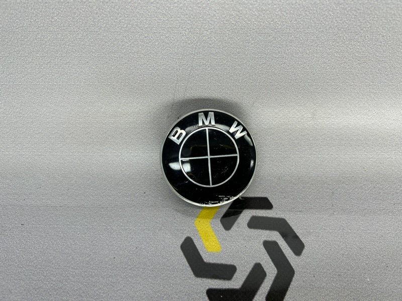 Колпачок ступицы BMW (б/у) Колпачок ступицы BMW (б/у)