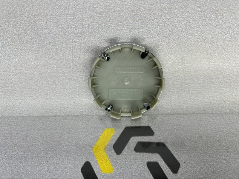 Колпачок ступицы BMW (б/у) Колпачок ступицы BMW (б/у)