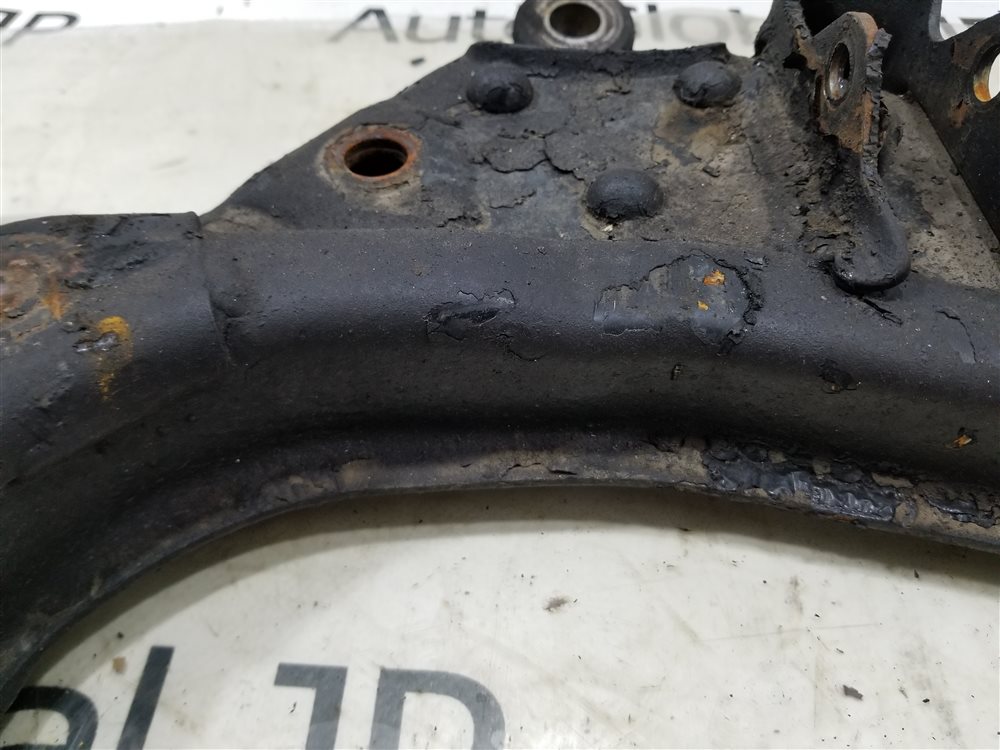 Рычаг TOYOTA GRAND HIACE VCH16W 5VZ-FE 1999 перед. лев. (б/у)