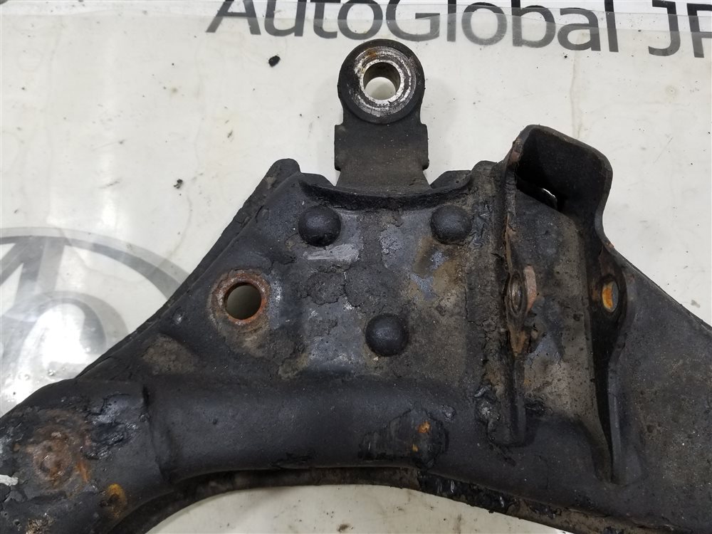 Рычаг TOYOTA GRAND HIACE VCH16W 5VZ-FE 1999 перед. лев. (б/у)