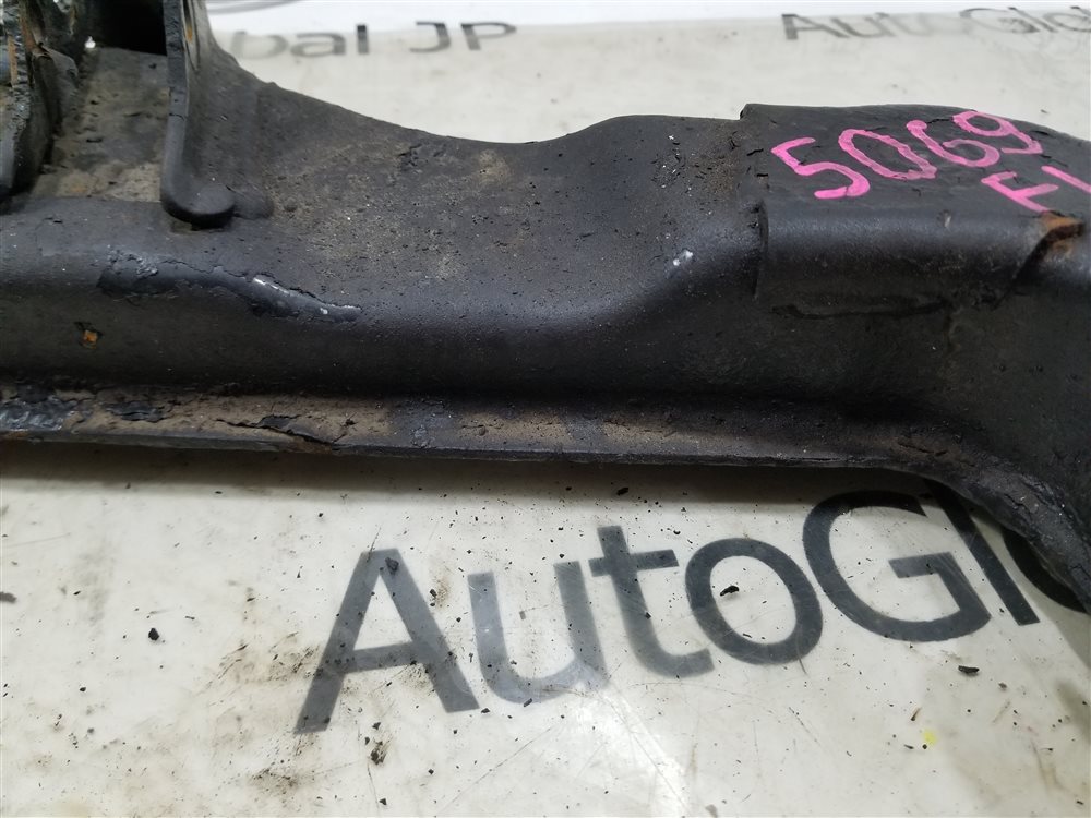 Рычаг TOYOTA GRAND HIACE VCH16W 5VZ-FE 1999 перед. лев. (б/у)