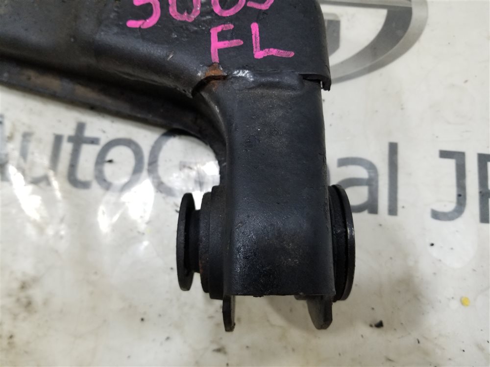 Рычаг TOYOTA GRAND HIACE VCH16W 5VZ-FE 1999 перед. лев. (б/у)