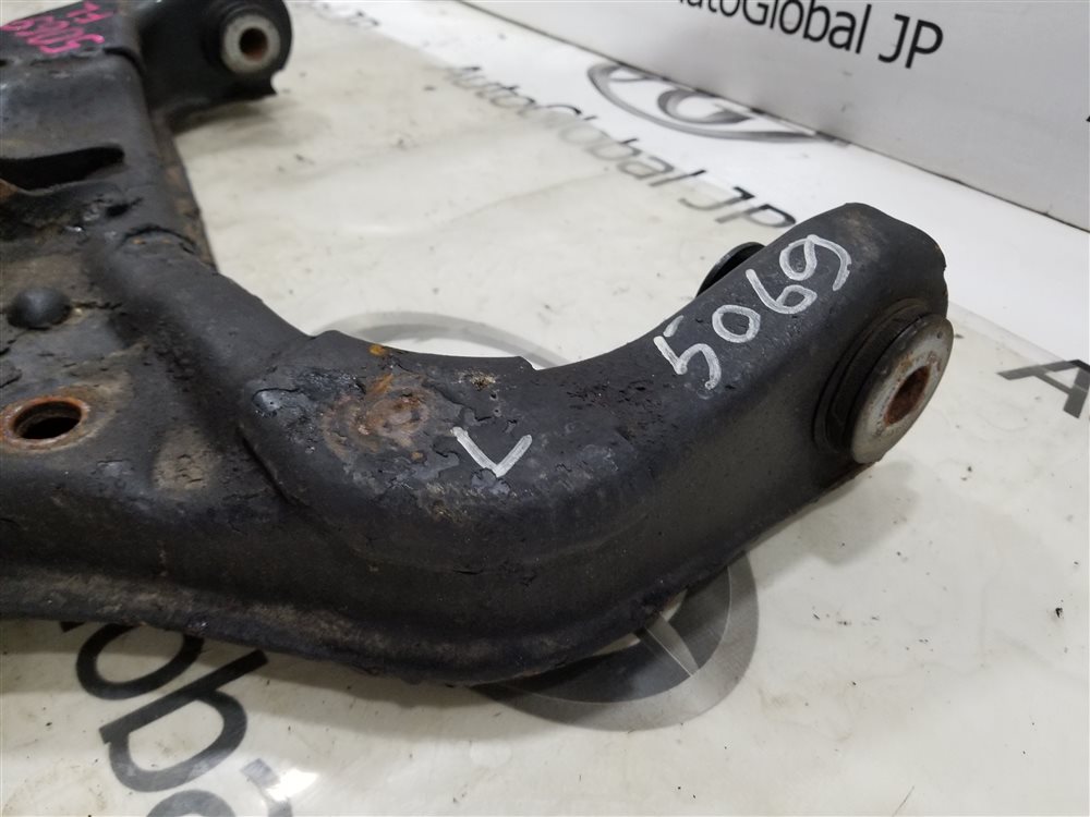 Рычаг TOYOTA GRAND HIACE VCH16W 5VZ-FE 1999 перед. лев. (б/у)