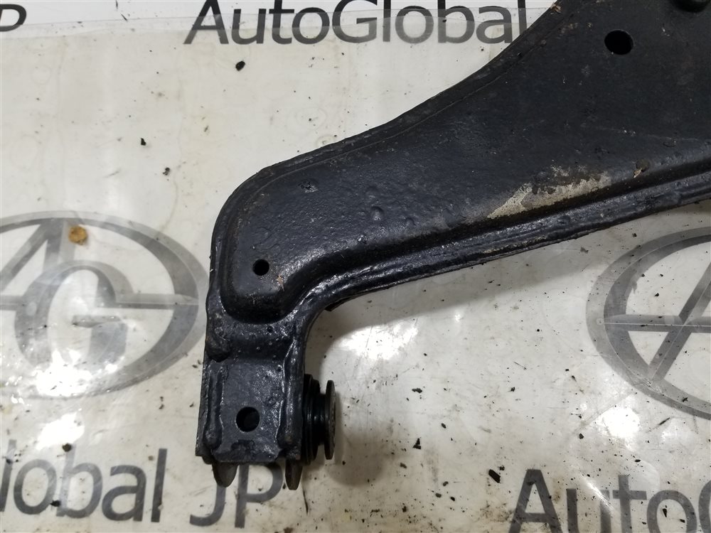 Рычаг TOYOTA GRAND HIACE VCH16W 5VZ-FE 1999 перед. лев. (б/у)