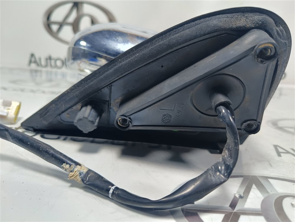 Зеркало NISSAN MISTRAL R20 TD27T 1995 лев. (б/у) Зеркало NISSAN MISTRAL R20 TD27T 1995 лев. (б/у)