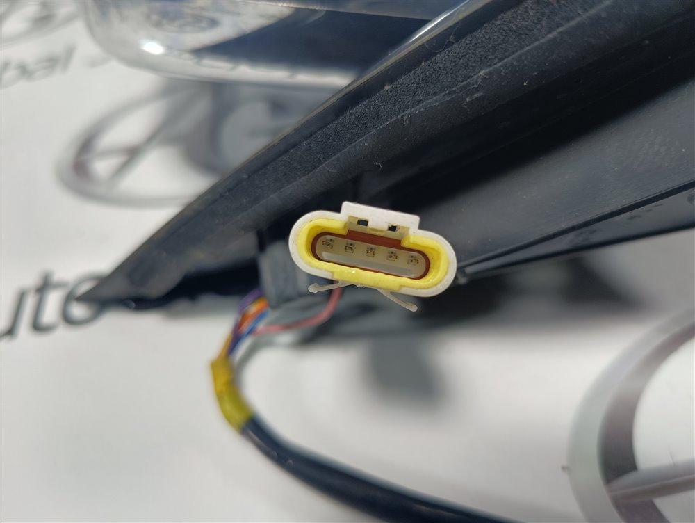 Зеркало NISSAN MISTRAL R20 TD27T 1995 лев. (б/у) Зеркало NISSAN MISTRAL R20 TD27T 1995 лев. (б/у)