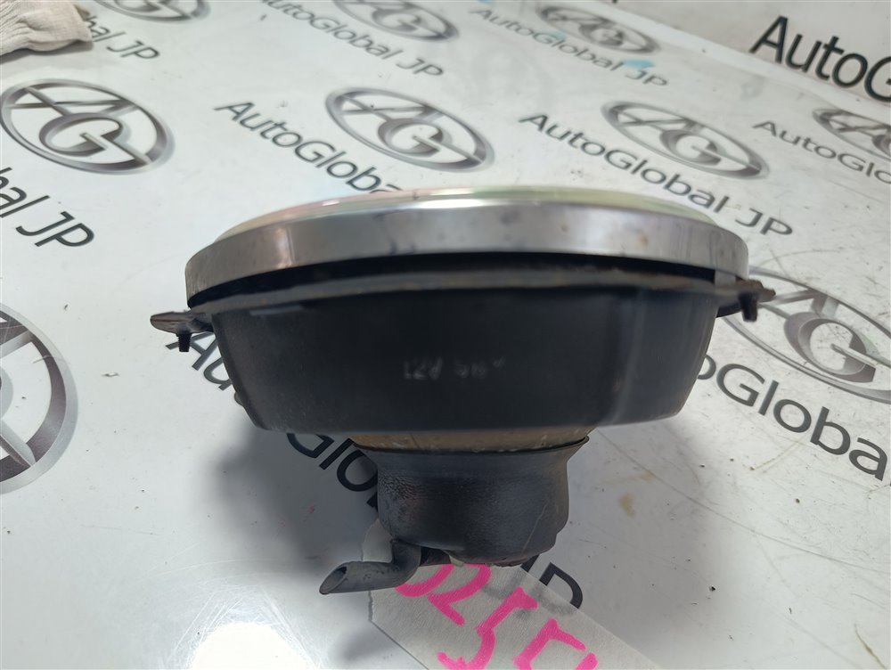 Фара MITSUBISHI PAJERO V25 6G74 1999 перед. лев. (б/у) Фара MITSUBISHI PAJERO V25 6G74 1999 перед. лев. (б/у)