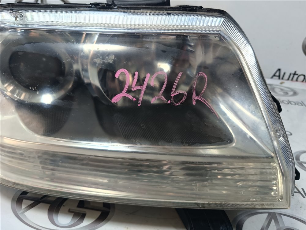 Фара SUZUKI ESCUDO TDA4W J24B 2011 перед. прав. (б/у) Фара SUZUKI ESCUDO TDA4W J24B 2011 перед. прав. (б/у)