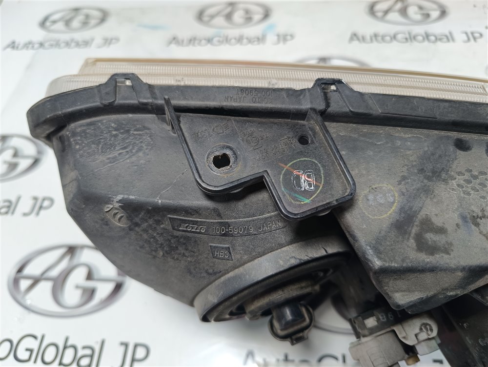 Фара SUZUKI ESCUDO TDA4W J24B 2011 перед. прав. (б/у) Фара SUZUKI ESCUDO TDA4W J24B 2011 перед. прав. (б/у)