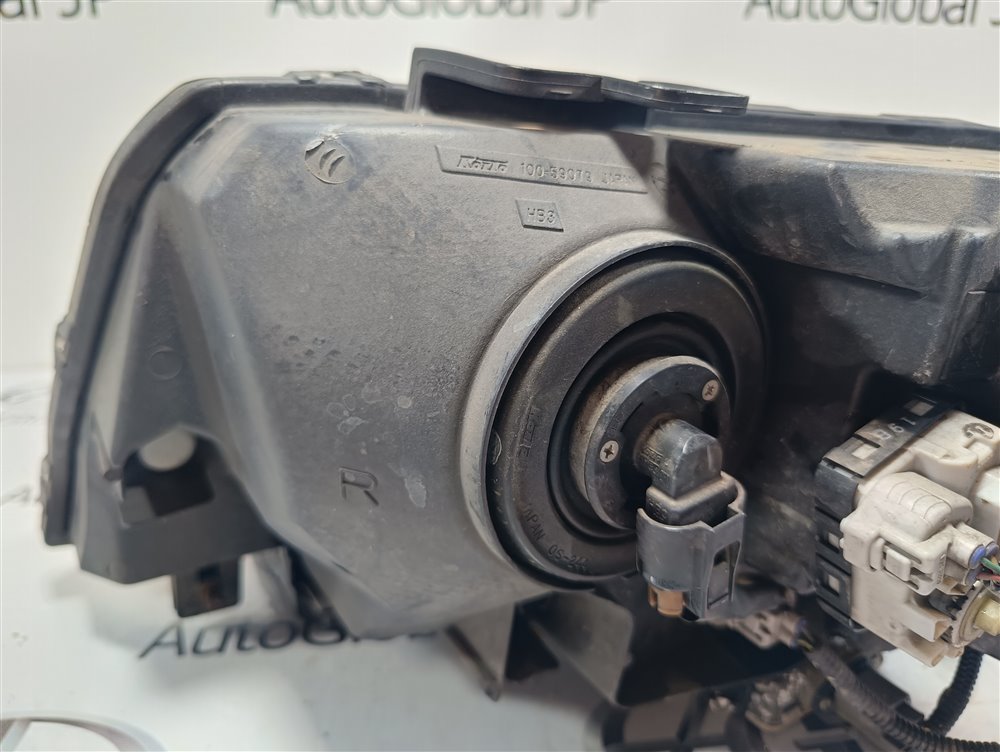 Фара SUZUKI ESCUDO TDA4W J24B 2011 перед. прав. (б/у) Фара SUZUKI ESCUDO TDA4W J24B 2011 перед. прав. (б/у)