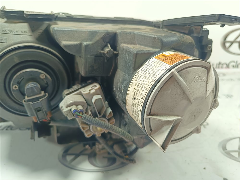 Фара SUZUKI ESCUDO TDA4W J24B 2011 перед. прав. (б/у) Фара SUZUKI ESCUDO TDA4W J24B 2011 перед. прав. (б/у)