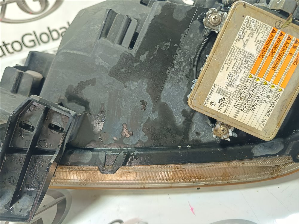 Фара SUZUKI ESCUDO TDA4W J24B 2011 перед. прав. (б/у) Фара SUZUKI ESCUDO TDA4W J24B 2011 перед. прав. (б/у)