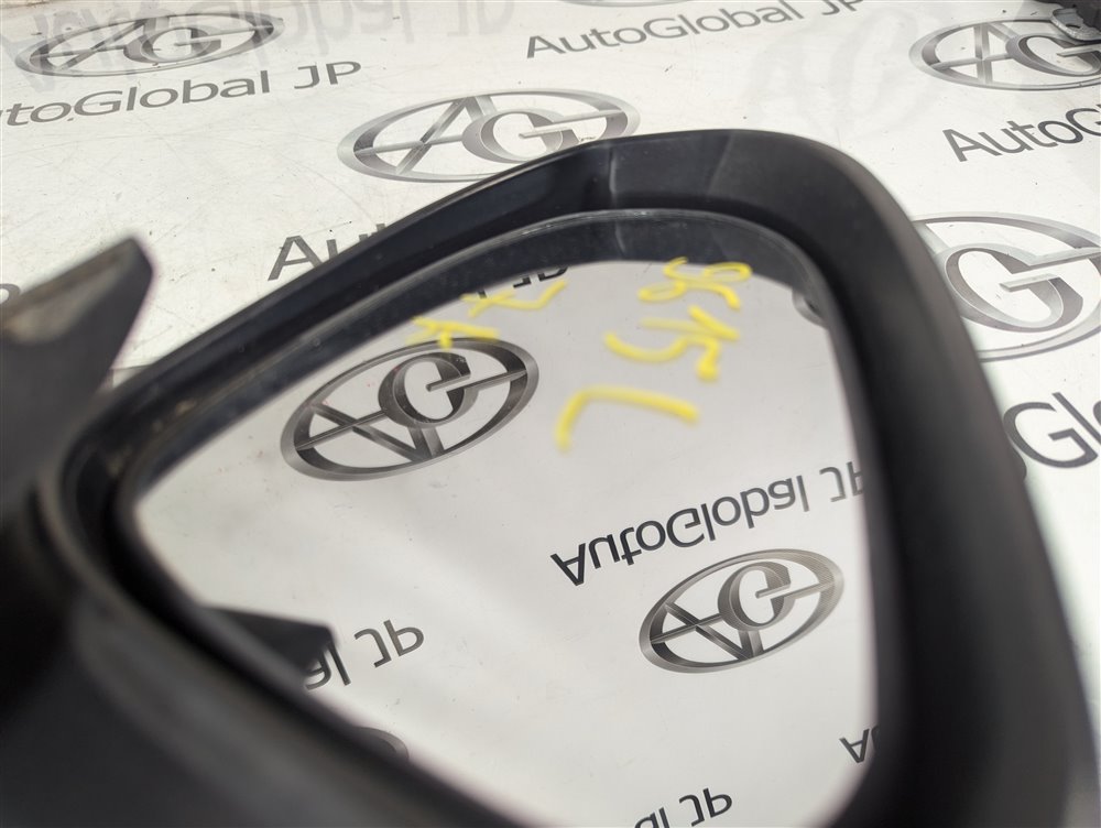 Зеркало TOYOTA AQUA NHP10 1NZ-FXE 2014 лев. (б/у)