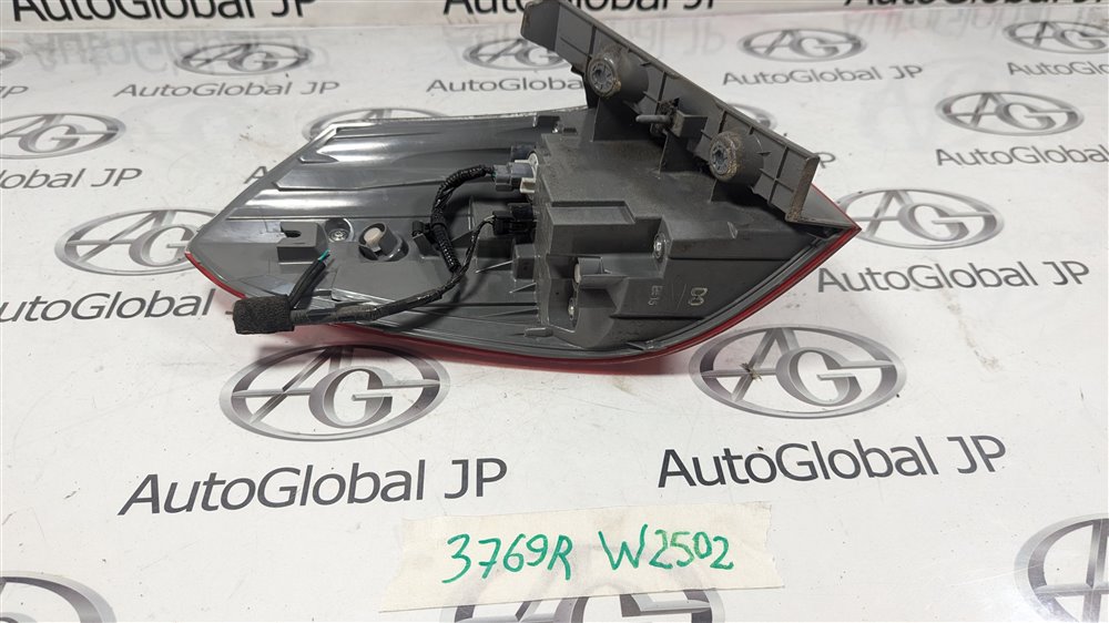 Стоп-сигнал HONDA SHUTTLE GP7 LEB 2015 задн. прав. (б/у) Стоп-сигнал HONDA SHUTTLE GP7 LEB 2015 задн. прав. (б/у)