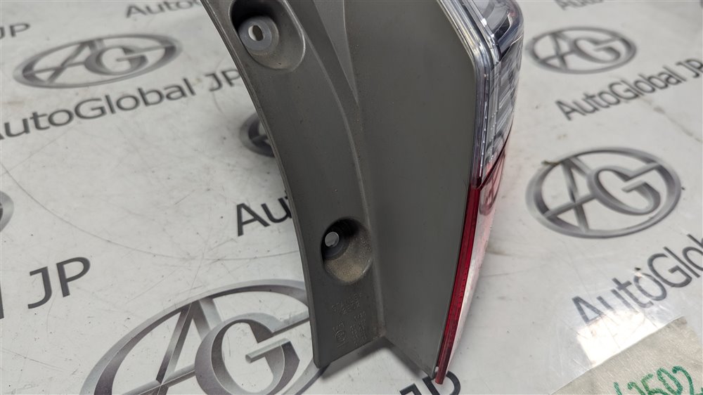 Стоп-сигнал HONDA SHUTTLE GP7 LEB 2015 задн. прав. (б/у) Стоп-сигнал HONDA SHUTTLE GP7 LEB 2015 задн. прав. (б/у)