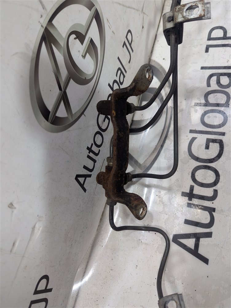 Трубки топливопровода TOYOTA DYNA LY211 3L 1996 (б/у)